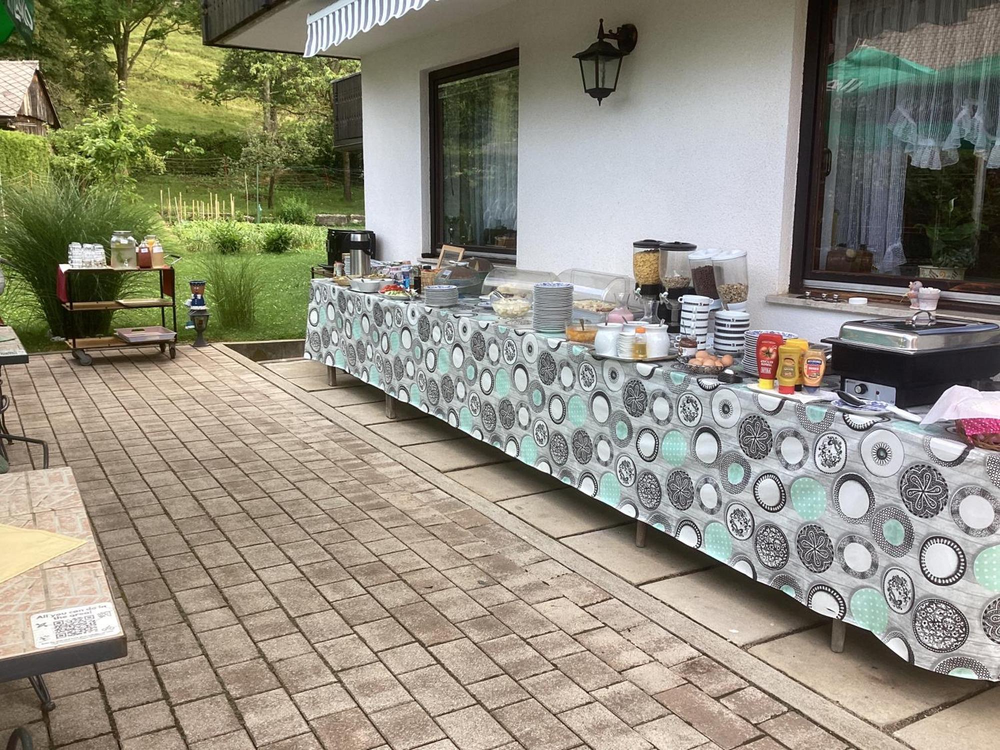 Guest house & Preseren 3*